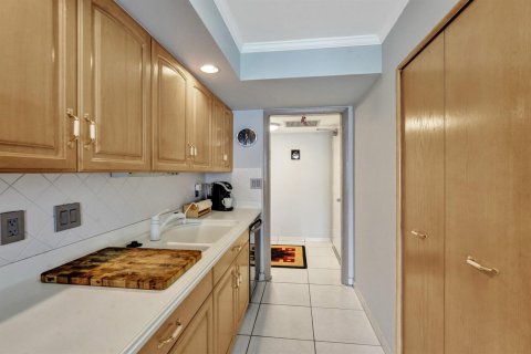 Condo in Fort Lauderdale, Florida, 2 bedrooms  № 2399955 - photo 18