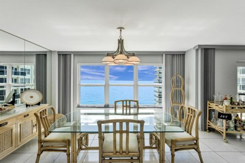 Condo in Fort Lauderdale, Florida, 2 bedrooms  № 2399955