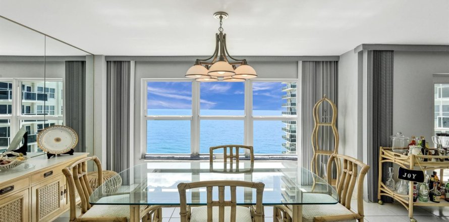 Condo in Fort Lauderdale, Florida, 2 bedrooms  № 2399955