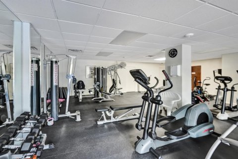 Condo in Fort Lauderdale, Florida, 2 bedrooms  № 2399955 - photo 27
