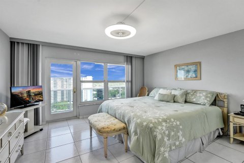 Condo in Fort Lauderdale, Florida, 2 bedrooms  № 2399955 - photo 14