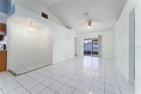 House in Kissimmee, Florida 3 bedrooms, 100.8 sq.m. № 1719441 - photo 8
