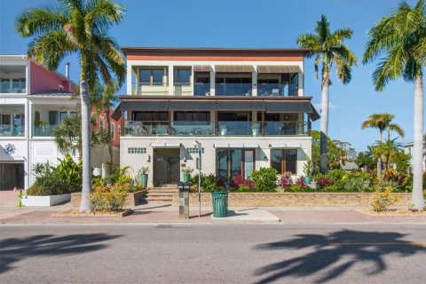 Casa en venta en Gulfport, Florida, 7 dormitorios, 480.12 m2 № 2115412 - foto 5