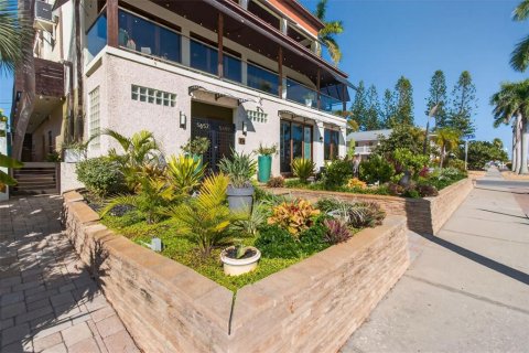 Casa en venta en Gulfport, Florida, 7 dormitorios, 480.12 m2 № 2115412 - foto 12