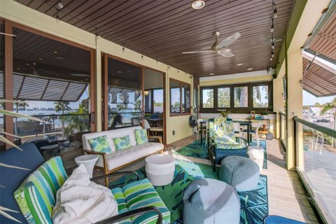 Casa en venta en Gulfport, Florida, 7 dormitorios, 480.12 m2 № 2115412 - foto 19
