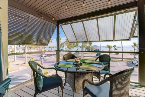 Casa en venta en Gulfport, Florida, 7 dormitorios, 480.12 m2 № 2115412 - foto 18
