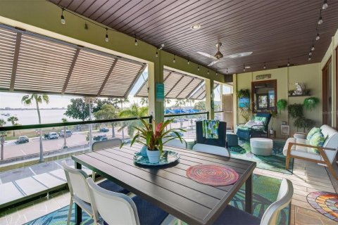 Casa en venta en Gulfport, Florida, 7 dormitorios, 480.12 m2 № 2115412 - foto 20