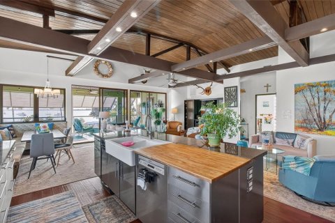 Casa en venta en Gulfport, Florida, 7 dormitorios, 480.12 m2 № 2115412 - foto 25