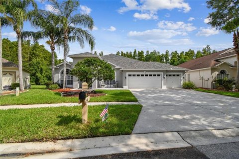 House in Lutz, Florida 4 bedrooms, 308.25 sq.m. № 1834628 - photo 4