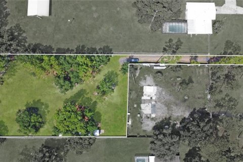 Land in Kissimmee, Florida № 1910368 - photo 1