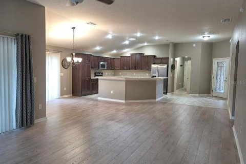 House in The Villages, Florida 3 bedrooms, 156.08 sq.m. № 1849564 - photo 6