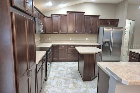 House in The Villages, Florida 3 bedrooms, 156.08 sq.m. № 1849564 - photo 5