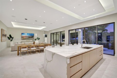 Villa ou maison à vendre à Fort Lauderdale, Floride: 4 chambres, 351.73 m2 № 2041399 - photo 8