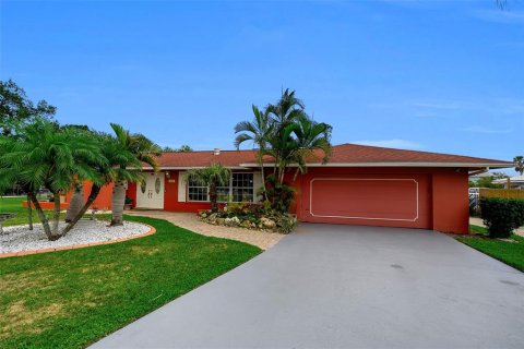House in Ellenton, Florida 4 bedrooms, 178.19 sq.m. № 2216911