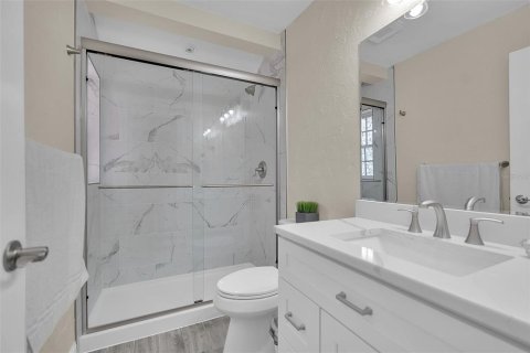 Купить виллу или дом в Эллентон, Флорида 6 комнат, 178.19м2, № 2216911 - фото 22