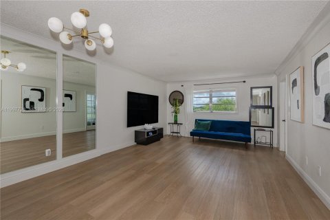 Купить кондоминиум в Дейви, Флорида 1 спальня, 68.84м2, № 2065563 - фото 2