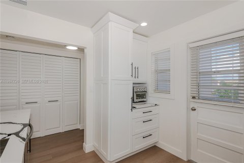 Купить кондоминиум в Дейви, Флорида 1 спальня, 68.84м2, № 2065563 - фото 13