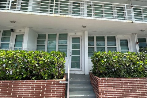 Copropriété à louer à Miami Beach, Floride: 43.48 m2 № 2044089 - photo 2