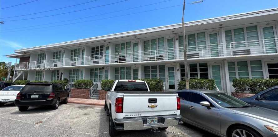 Studio à Condo à Miami Beach, Floride  № 2044089