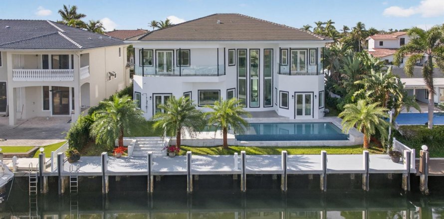House in Lighthouse Point, Florida 6 bedrooms, 544.22 sq.m. № 2246591