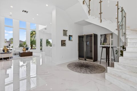 House in Lighthouse Point, Florida 6 bedrooms, 544.22 sq.m. № 2246591 - photo 15