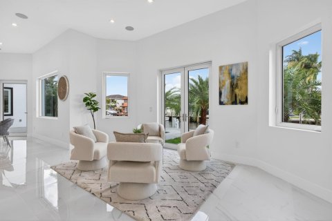 House in Lighthouse Point, Florida 6 bedrooms, 544.22 sq.m. № 2246591 - photo 27