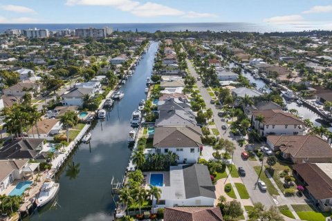 House in Lighthouse Point, Florida 6 bedrooms, 544.22 sq.m. № 2246591 - photo 9