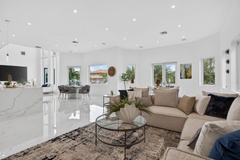 House in Lighthouse Point, Florida 6 bedrooms, 544.22 sq.m. № 2246591 - photo 26