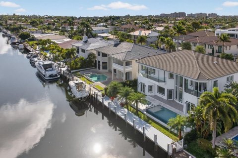 House in Lighthouse Point, Florida 6 bedrooms, 544.22 sq.m. № 2246591 - photo 13