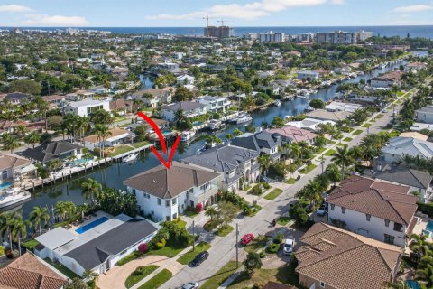 House in Lighthouse Point, Florida 6 bedrooms, 544.22 sq.m. № 2246591 - photo 10