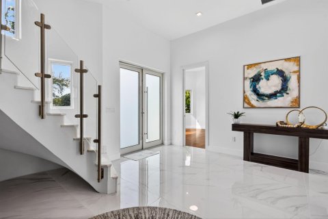 House in Lighthouse Point, Florida 6 bedrooms, 544.22 sq.m. № 2246591 - photo 17