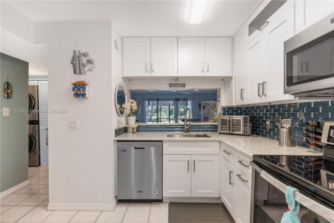 Casa en venta en Sebastian, Florida, 2 dormitorios № 1792468 - foto 13