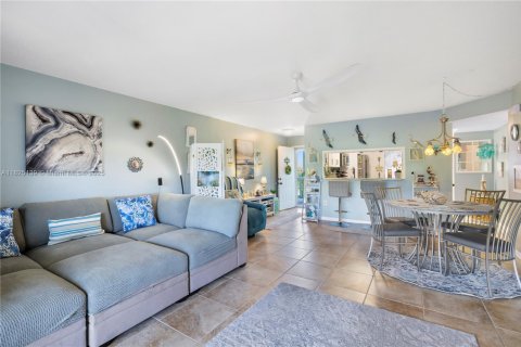 Casa en venta en Sebastian, Florida, 2 dormitorios № 1792468 - foto 7