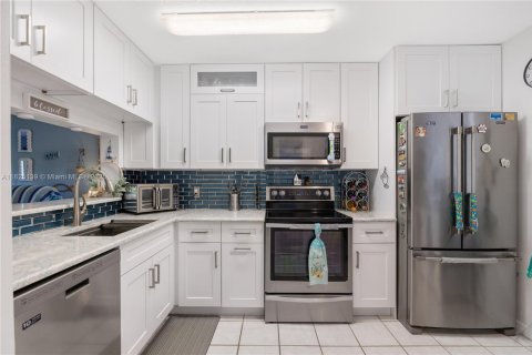 Casa en venta en Sebastian, Florida, 2 dormitorios № 1792468 - foto 14