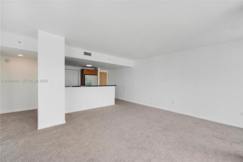 Copropriété à louer à Miami, Floride: 2 chambres, 111.76 m2 № 2425045 - photo 17