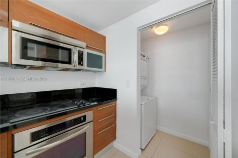 Copropriété à louer à Miami, Floride: 2 chambres, 111.76 m2 № 2425045 - photo 7