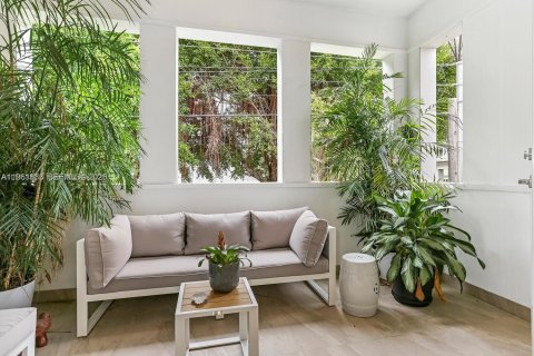 Снять в аренду кондоминиум в Корал-Гейблс, Флорида 2 спальни, 139.35м2, № 2024503 - фото 4