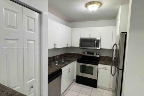 Appartement à louer à Miami, Floride: 1 chambre, 66.89 m2 № 1886630 - photo 6