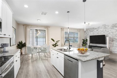House in Riverview, Florida 4 bedrooms, 289.67 sq.m. № 1824303 - photo 9