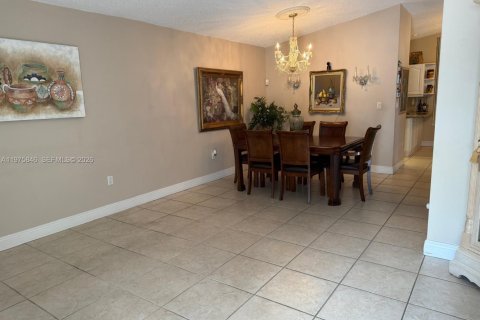 Copropriété à vendre à Miami, Floride: 3 chambres, 104.05 m2 № 2041130 - photo 4