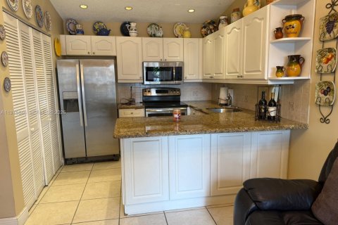 Copropriété à vendre à Miami, Floride: 3 chambres, 104.05 m2 № 2041130 - photo 5