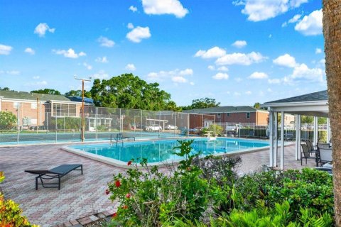 Condo in Saint Petersburg, Florida, 1 bedroom  № 2166811 - photo 24