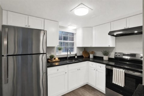 Condo in Saint Petersburg, Florida, 1 bedroom  № 2166811 - photo 10