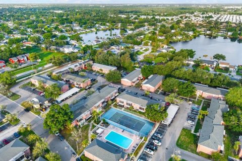 Condo in Saint Petersburg, Florida, 1 bedroom  № 2166811 - photo 25