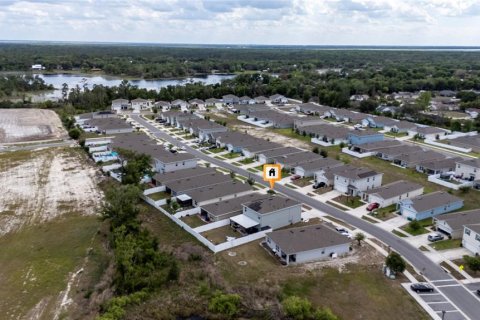 House in Deltona, Florida 5 bedrooms, 227.42 sq.m. № 2110537 - photo 7
