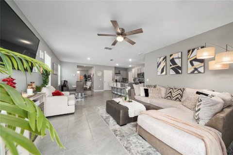 House in Deltona, Florida 5 bedrooms, 227.42 sq.m. № 2110537 - photo 20