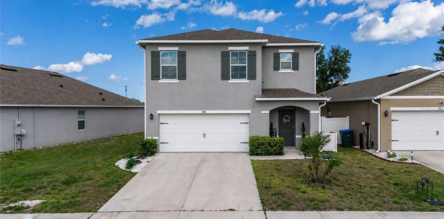 House in Deltona, Florida 5 bedrooms, 227.42 sq.m. № 2110537