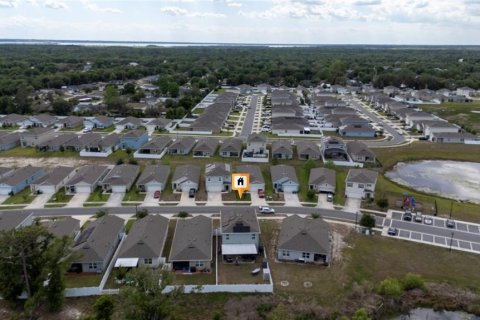 House in Deltona, Florida 5 bedrooms, 227.42 sq.m. № 2110537 - photo 6