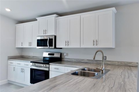 Casa en venta en Bell, Florida, 3 dormitorios, 137.31 m2 № 1686525 - foto 3