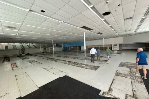 Commercial property in Tampa, Florida 1395.58 sq.m. № 1570883 - photo 11